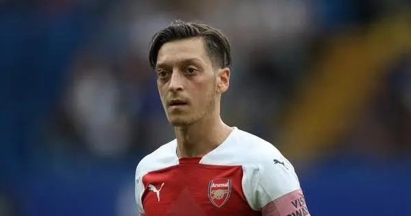 目前厄齐尔在<a href=/zuqiuremen/arsenal/ target=_blank class=infotextkey>阿森纳</a>也是表现糟糕